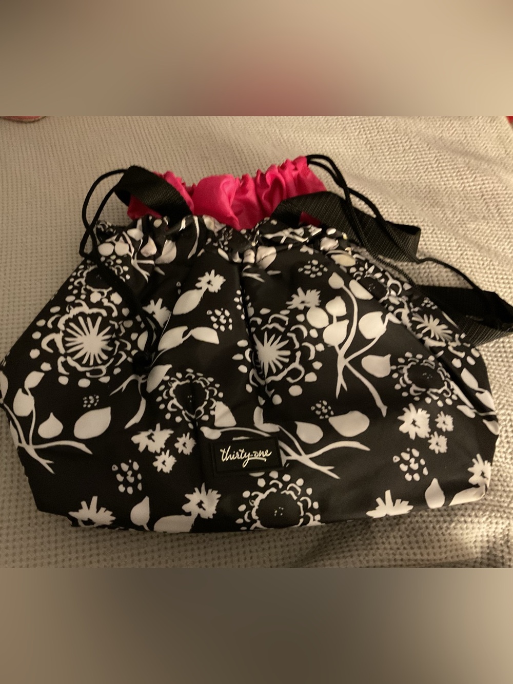 thirty-one Black & White Floral Drawstring Insulated Bag with Pink Lining